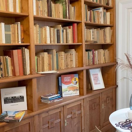 Sognalibro Bed And Books Ragusa Exterior foto